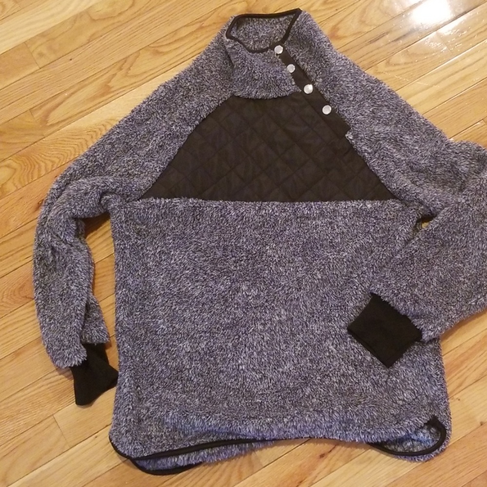 Pullover - Picture 2 of 2